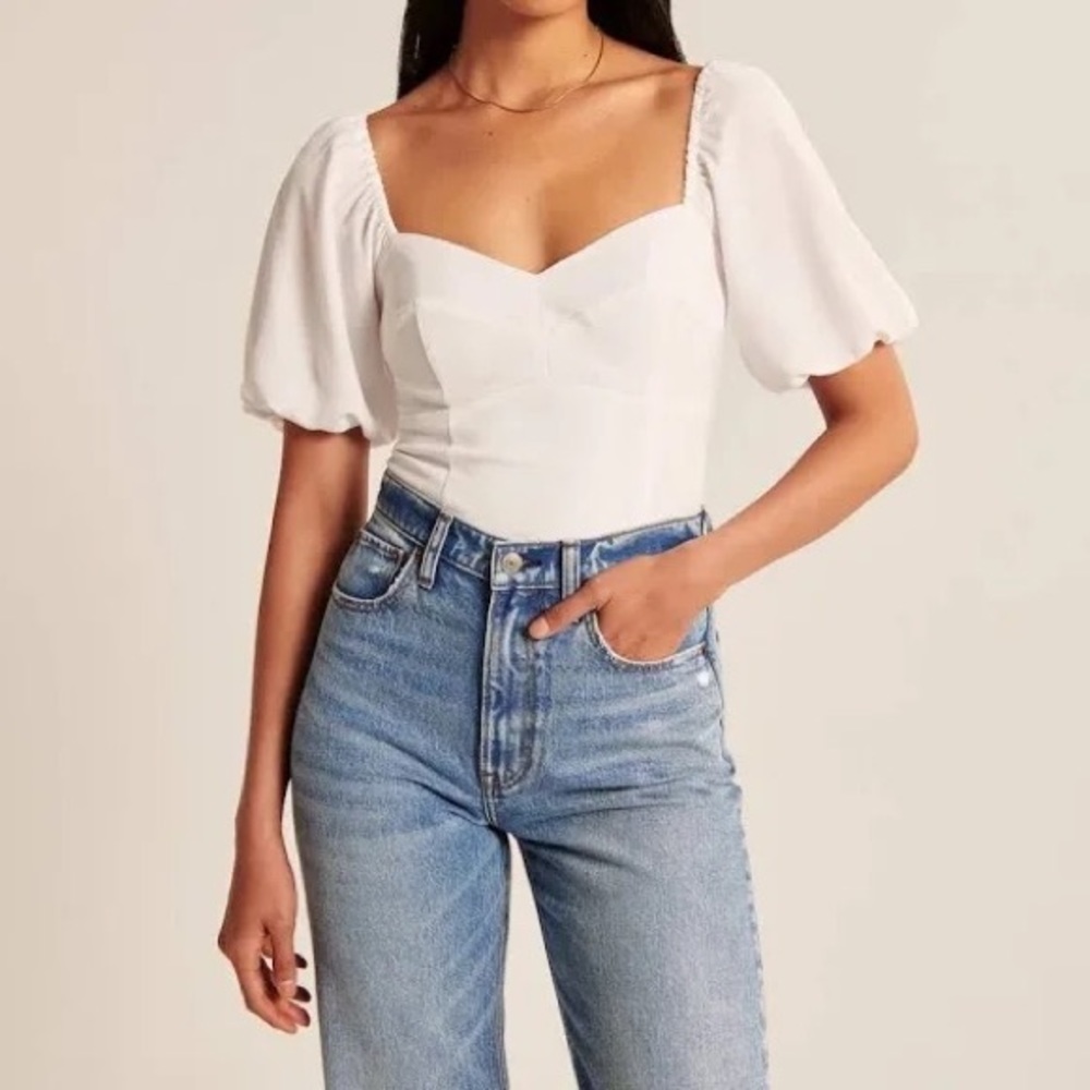 Abercrombie & Fitch Sweetheart Puff Sleeve Top